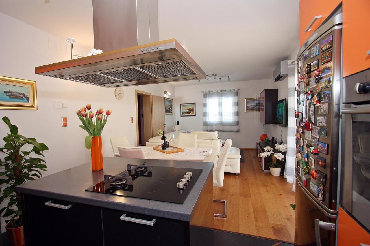 Apartment Petra Supetar Kültér fotó